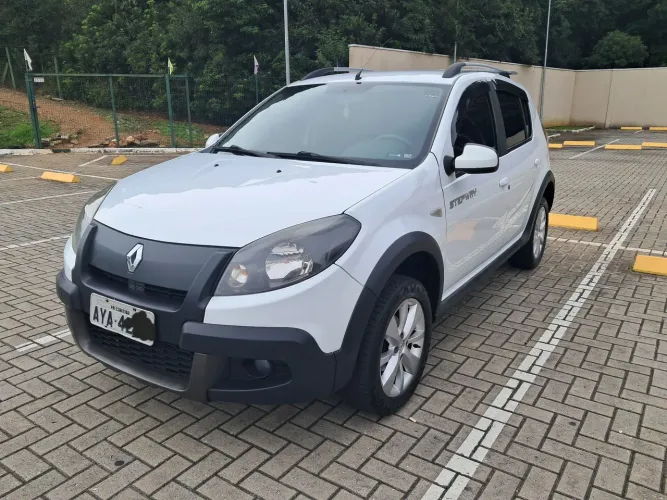 Renault Sandero Stepway Hi-power 1.6 8V 5P 2014