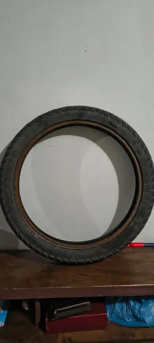 Pneu Pirelli dianteiro da Bros usado 90 / 90 - 19