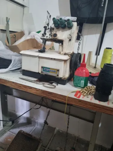 MÁQUINA COSTURA GALONEIRA BRACOB 2500