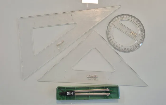 Kit Arquiteto Desetec Trident esquadros, transferidor e compasso