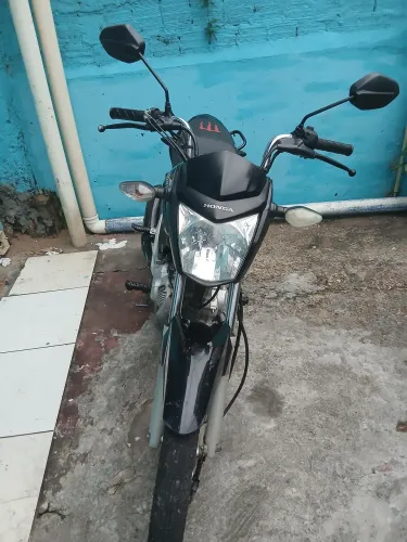 Vendo 1 moto Honda CG 160 Star.