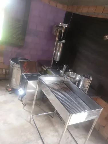 Máquina de juçara vende se