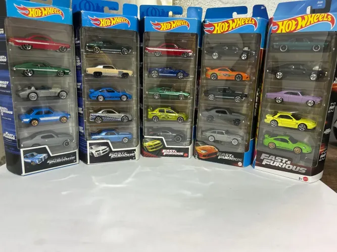 Velozes e Furiosos - Fast and Furious - Five Pack - Conjunto com as 5 anuidades lançadas.