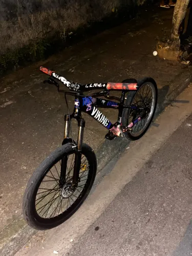 viking tuff 25 só pegar e andar, aceito rolo em aro 29 alta com hidráulico mesmo nível.