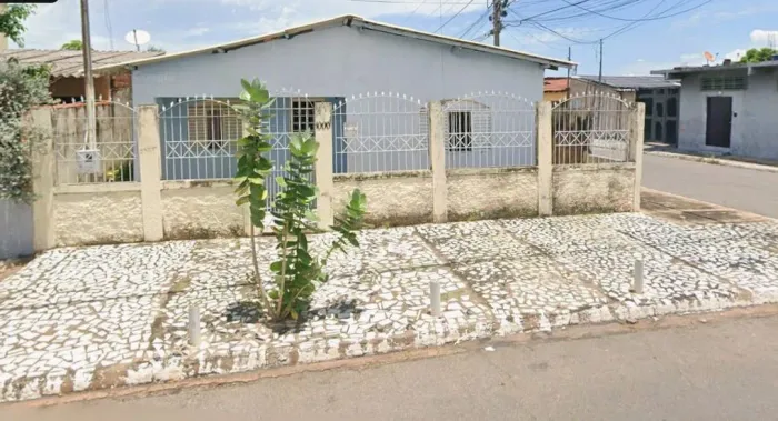 CASA DE ESQUINA À VENDA NO CRISTO REI VÁRZEA GRANDE/MT