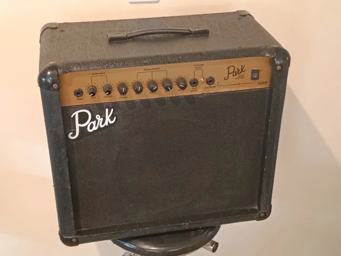 Amplificador guitarra Park by Marshall G25R