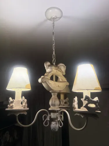 Lustre porcelana infantil "cavalinhos"