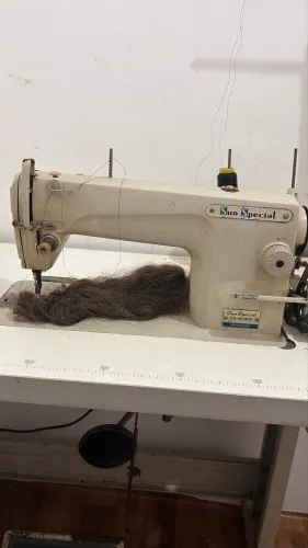 Maquina de costura reta em perfeito estado 1.200 pra vender logo *39