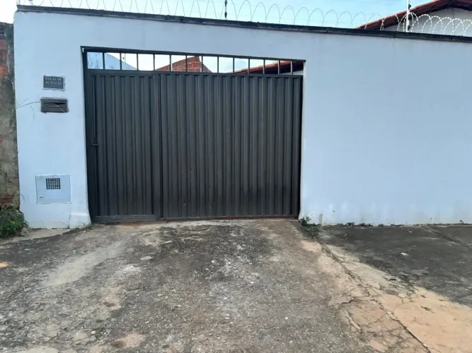 Alugo casa no santa fé 