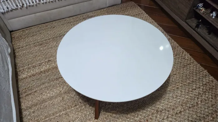 Mesa de centro em mdf.