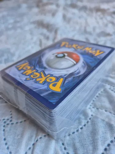 Lote com 100 cartas Pokémon originais
