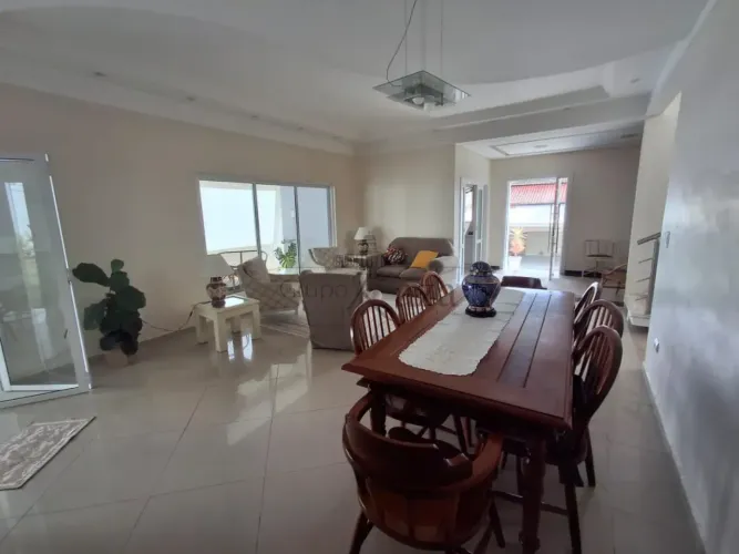 Casa em Condomínio - Jardim Coleginho - Jacareí - 5 Dormitórios - 400m².