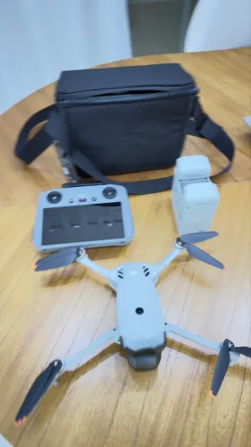 Drone DJI Lito X1 - Combo Fly More com tela e 3 baterias