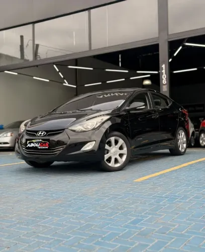 Hyundai Elantra GLS 1.8 16V Aut. 2013