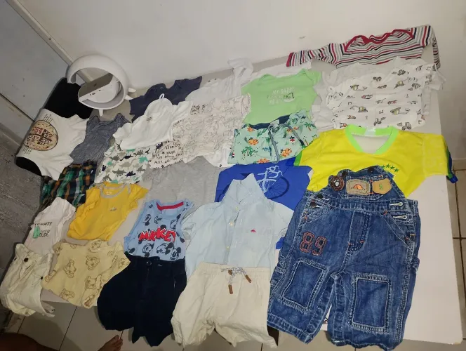 Roupas masculinas  2 a 5 anosem perfeito estado.