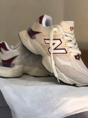 Vende-se tênis new balance Novo nunca usado ?.R$250,00