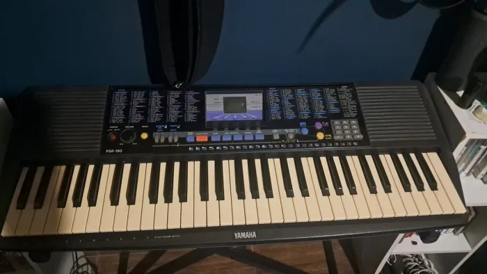 Teclado yamaha psr 190 (TROCO POR GUITARRA)