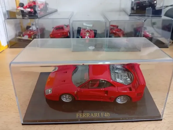 Ferrari F40 1/43 Collection miniatura