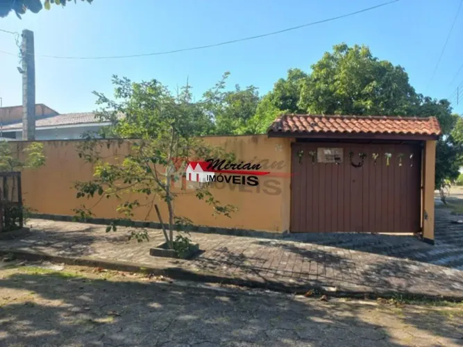 Terreno Murado, 253m² - Ótima Localização - 300mts da Praia