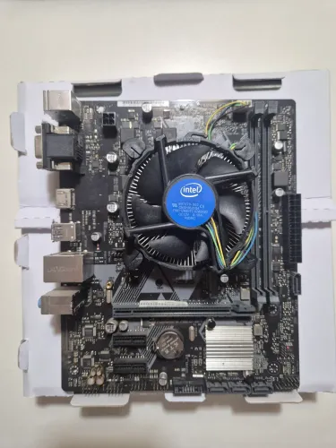 Kit Intel Core i5-9400F + ASUS H310M + Cooler Original + Espelho I/O