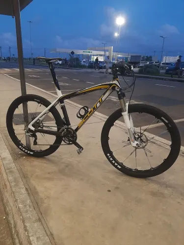 BICICLETA SCOTT SCALE RC ARO 26 (M)
