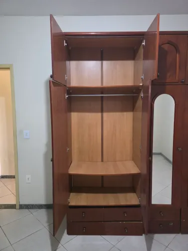 Guarda Roupa em mogno BARATO.