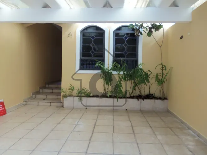 Aluguel de casa de luxo em Vila Madalena, São Paulo-SP: 3 quartos, 3 suítes, 5 banheiros,