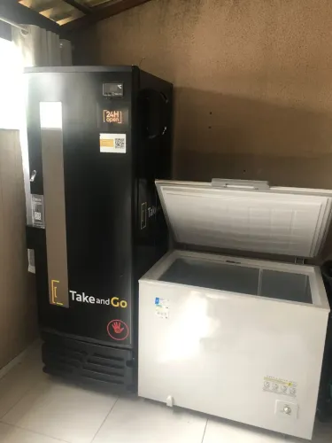 Cervejeira 522L e Freezer 315L