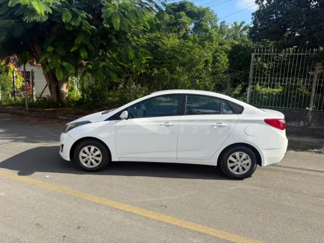 Hyundai HB20S C.style/c.plus1.6 Flex 16V Aut. 4P 2014