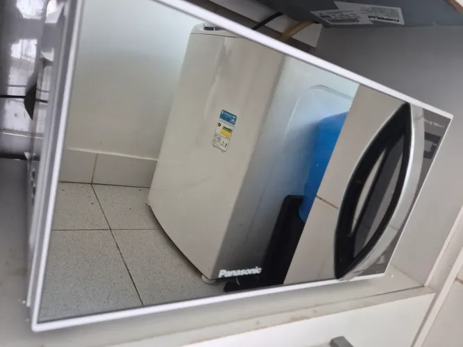 Micro-ondas 21l branco espelhado