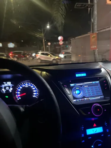 Hyundai Elantra GLS 2.0 16V Flex Aut. 2013