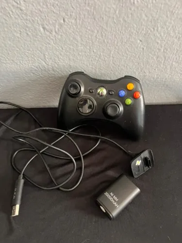 Controle Xbox 360 com carregador
