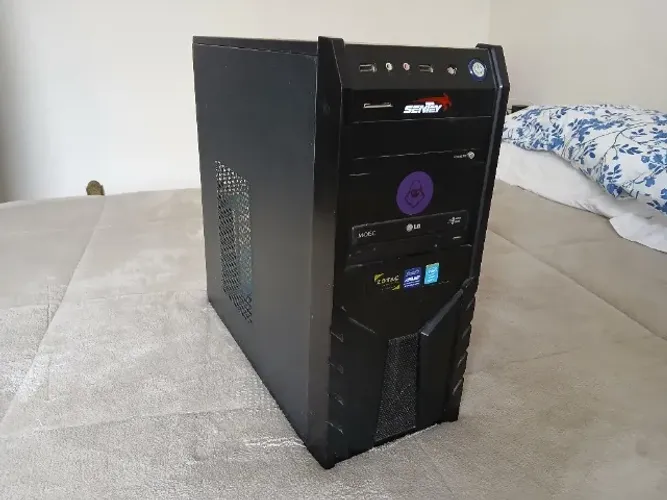 Computador Gamer - AMD RX6600M