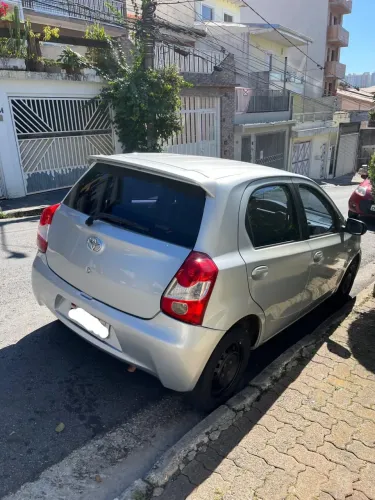 Toyota Etios XS 1.3 Flex 16V 5P Mec. 2013