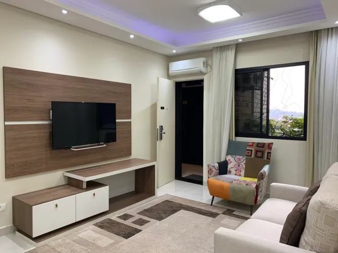 APARTAMENTO MOBILIADO PARA LOCAÇÃO NO CENTRO DE ALPHAVILLE E COM SERVIÇO DE LIMPEZA DIÁRIA