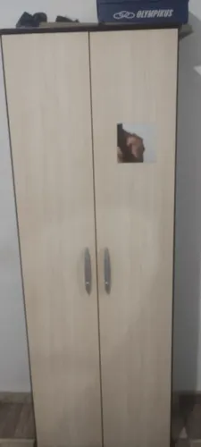 Vendo guarda roupa 2 portas solteiro estado novo 2 meses de uso