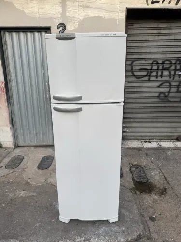 Vendo geladeira Electrolux duplex R$1200
