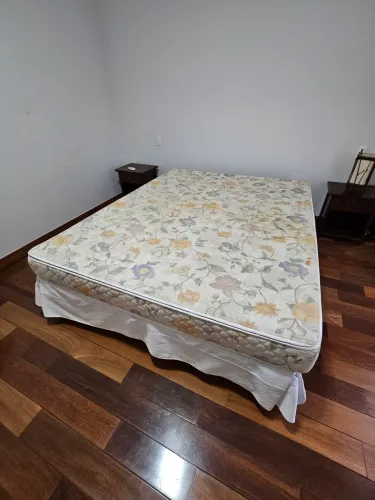 Cama queen com box