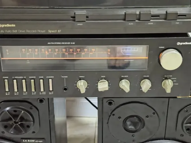 receiver Gradiente S96 funcionando normalmente