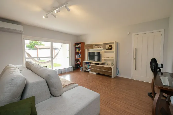 Casa mobiliada à venda no no Laranjal, Pelotas - 286 m², 3 quartos (sendo 1 suíte com clos
