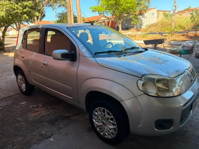 Fiat Uno Vivace/rua 1.0 EVO Fire Flex 8V 5P 2013