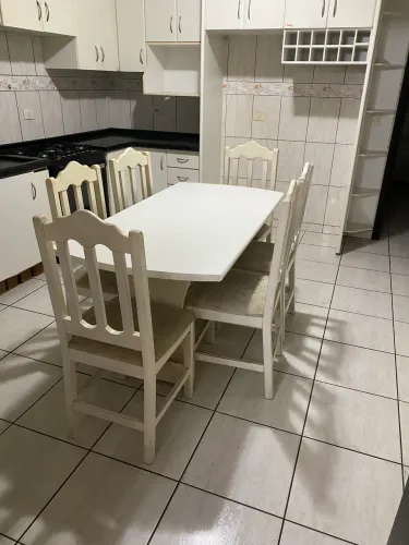 Mesa de jantar com 6 cadeiras