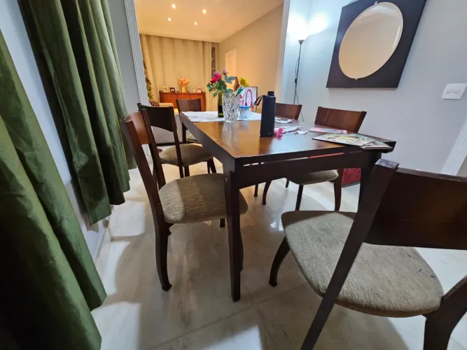 MESA DE JANTAR + 6 CADEIRAS - MADEIRA - ESTILO MODERNO
