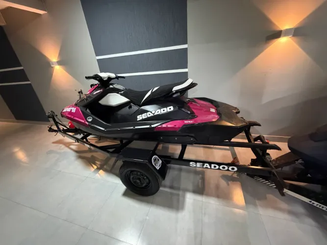 Jetski Seadoo Spark 90hp 3 lugares 