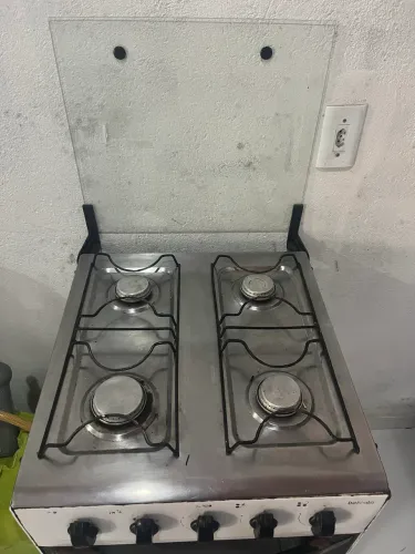 VENDE-SE FOGÃO USADO (com problema em 1 boca, o resto funciona perfeitamente)