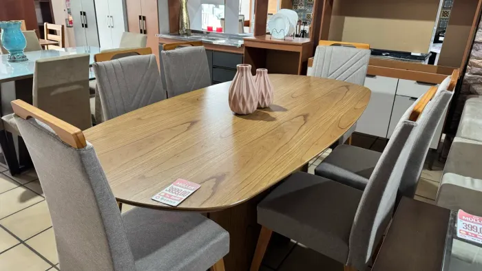 Mesa orgânica com 6 cadeiras NOVA