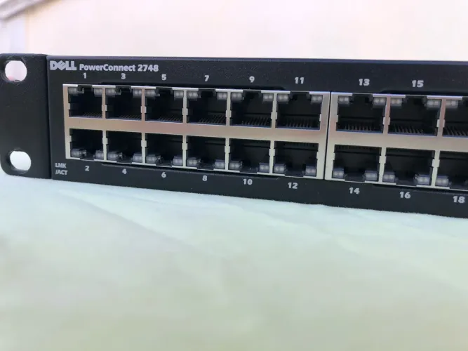 Dell PowerConnect 2748 48 portas