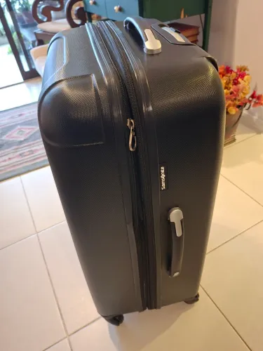 Mala Baú Samsonite preta