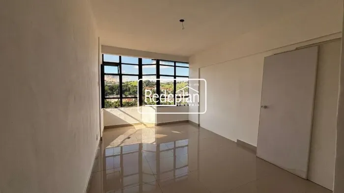 Sala Comercial à Venda no Centro de Barra Mansa