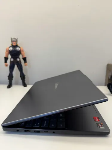 Notebook Lenovo slim,notebook com 512 ssd, ryzen7 8 núcleos, 16Gb ram DDr5,placa de vídeo